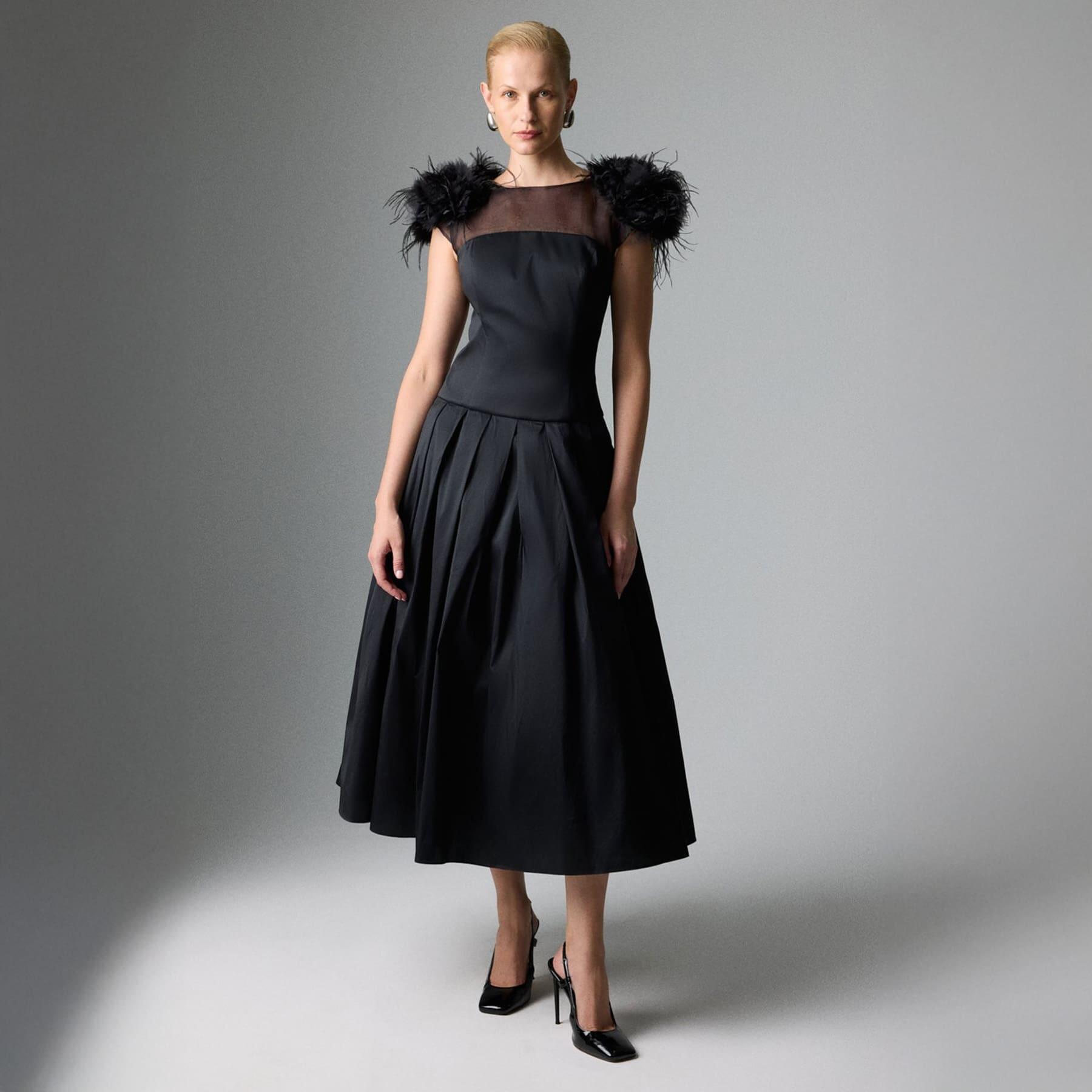 Zamansız Zarafet: Roman Davet Elbiseleri