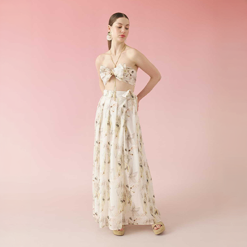 Uzun Etek Nasıl Kombinlenir? Roman ile Etek Kombin Rehberi