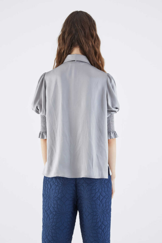  Boyundan Bağlamalı Kolları Lastikli Bluz Gri - 2