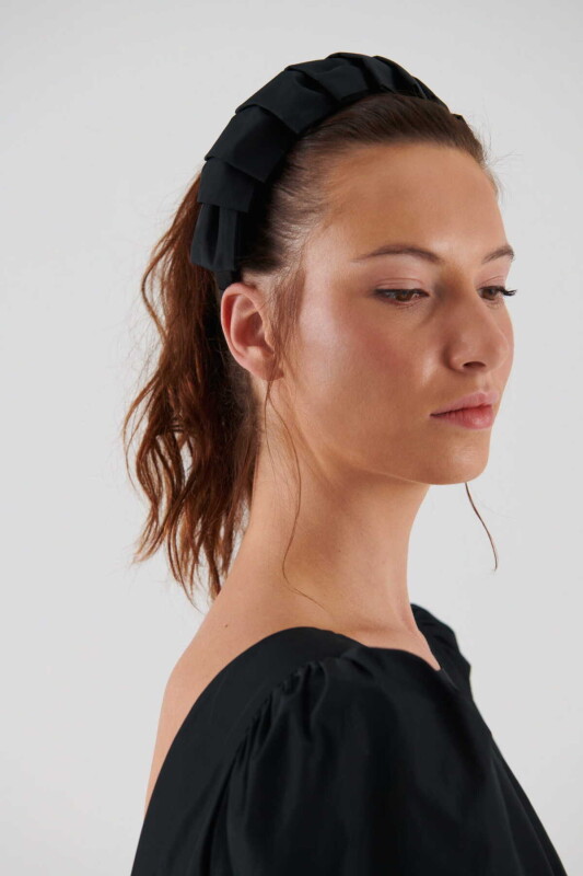  Büzgülü Kadın Saks Taç Siyah - 1