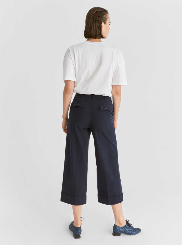  Cep Detaylı Bermuda Pantolon Lacivert - 2