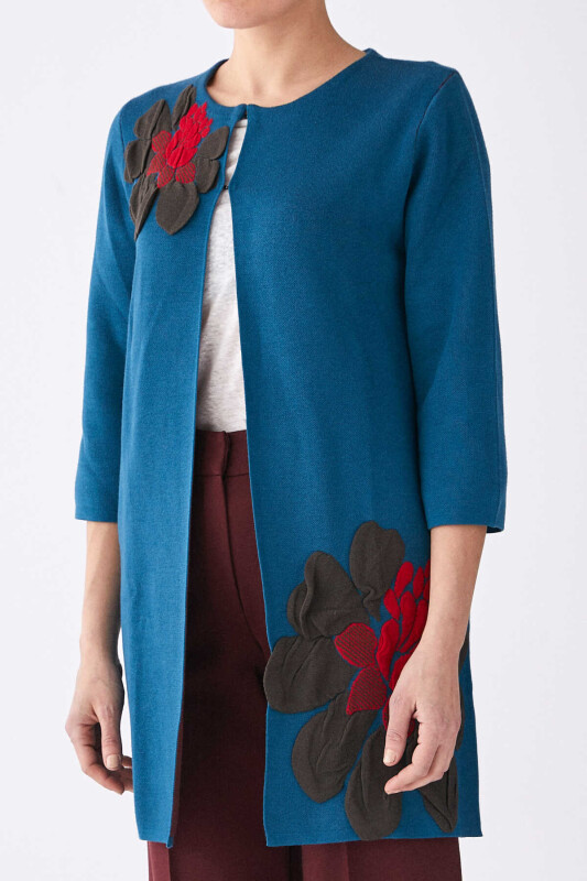  Çiçek İşlemeli Uzun Triko Hırka Standart Renk - 3