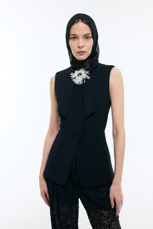 Çıkarılabilir Broş Detaylı Bele Oturan Yelek Siyah - Roman