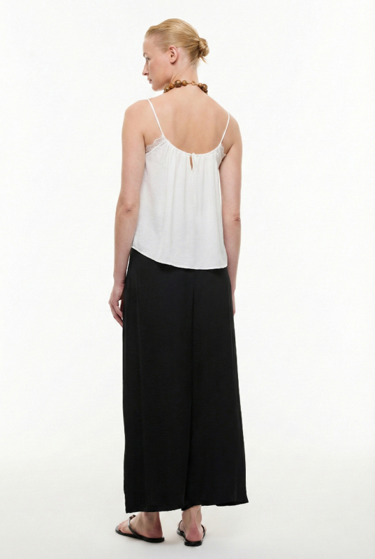 Dantel Detaylı İnce Askılı Bluz Beyaz - Roman (1)