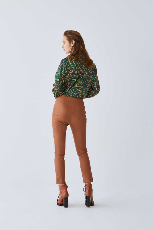  Deri Görünümlü Pantolon Taba - 2