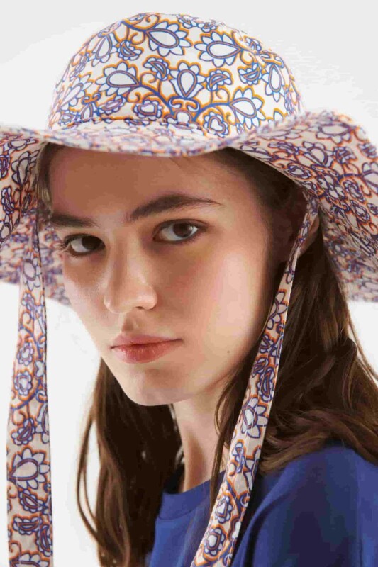 Desenli Kadın Şapka Standart Renk Standart Renk
