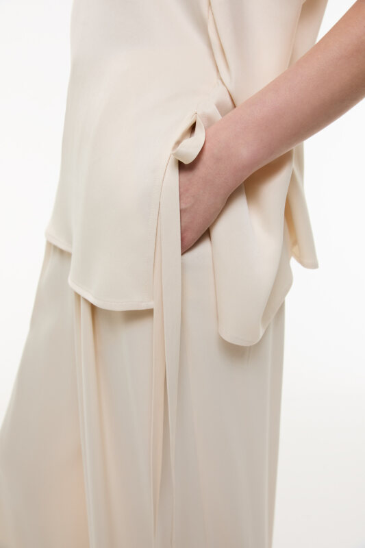 Düşük Omuzlu Bisiklet Yaka Bluz Krem - 4