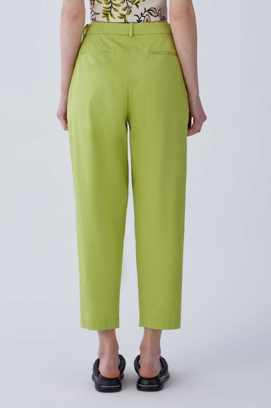 Havuç Kesim Kadın Pantolon Yeşil - 2