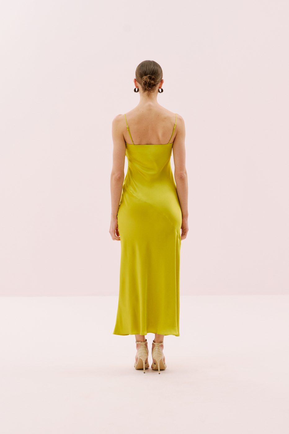 İnce Askılı Püsküllü Maksi Boy Krep Saten Elbise Yağ Yeşili - 2