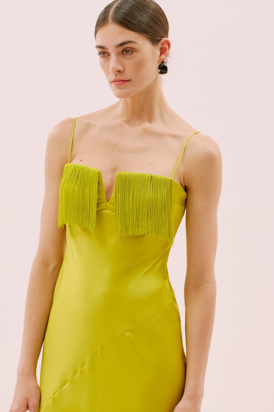 İnce Askılı Püsküllü Maksi Boy Krep Saten Elbise Yağ Yeşili - 3