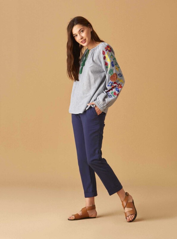 İşlemeli Püskül Bağcıklı Bluz Mavi - 3