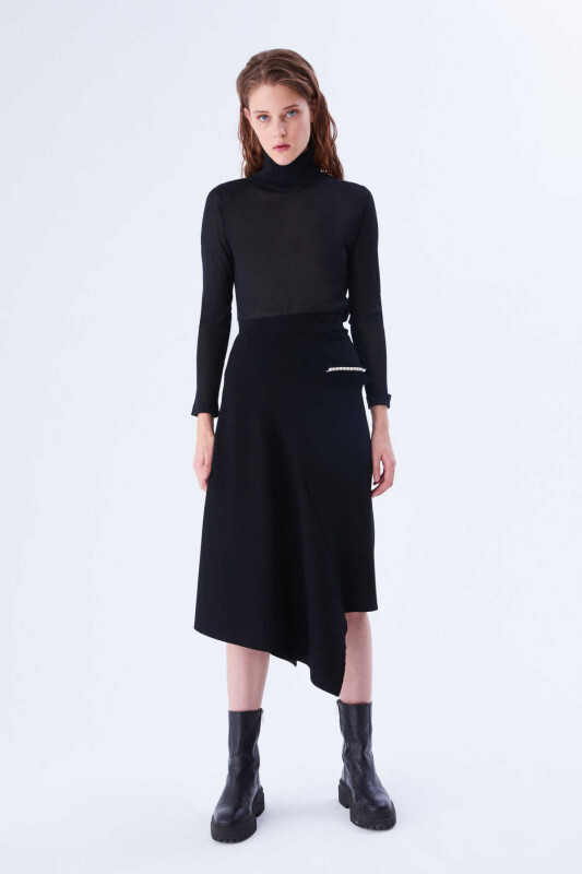 Asimetrik Etek Siyah - 1