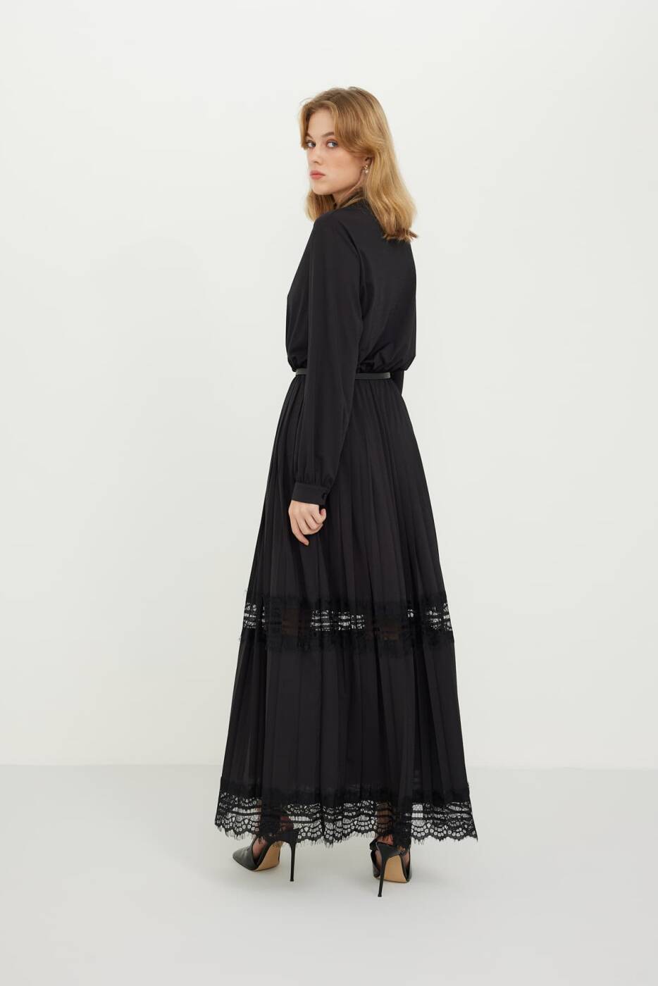 Dantel Detaylı Pilise Örme Elbise Siyah - 2