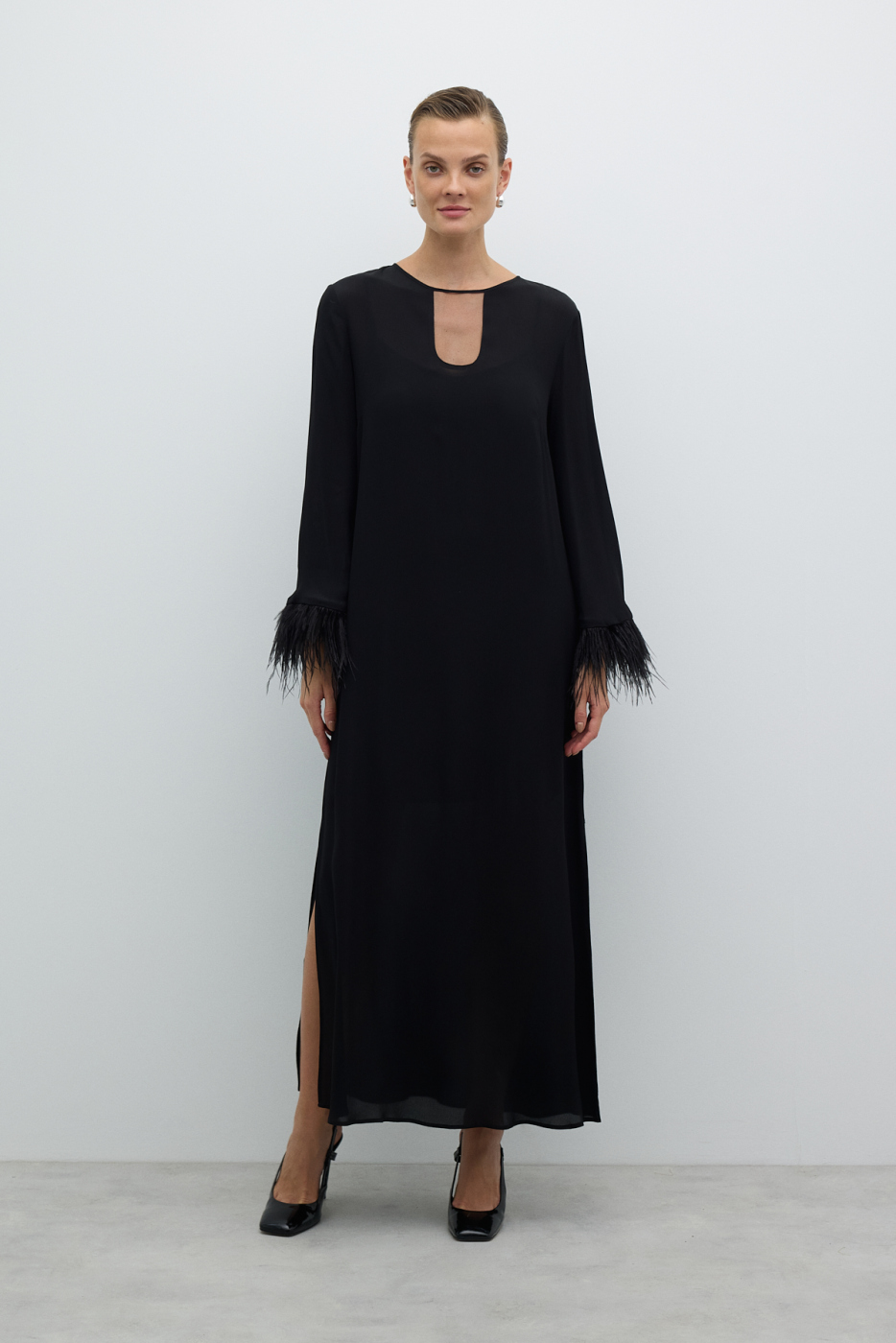 Yırtmaçlı Kolları Otriş Detaylı Elbise Siyah - 1