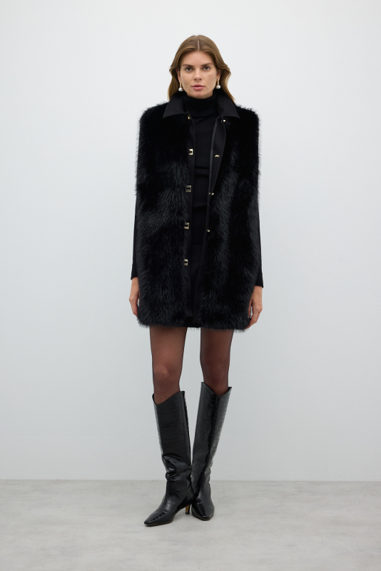 Kilit Tokalı Kürk Yelek Siyah - Roman