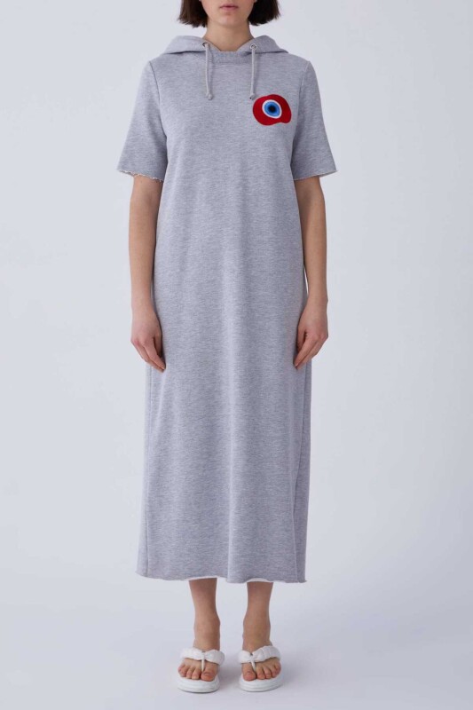 Kapüşonlu Nazar Boncuk İşlemeli Kısa Kol Uzun Elbise Gri - 1