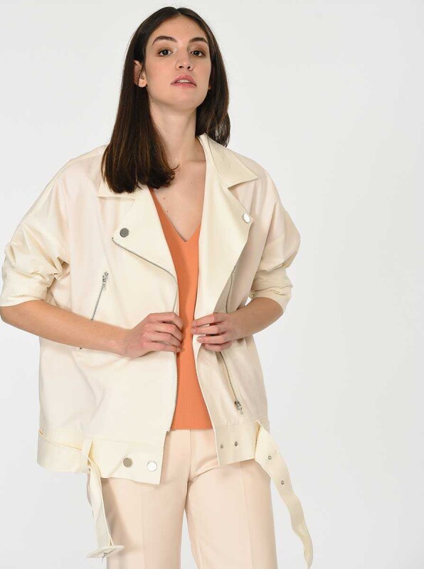 Kemer Detaylı Kadın Mont Kemik - 3