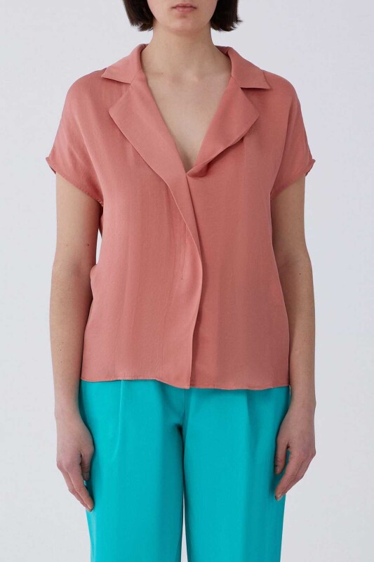 Kısa Kol Sırt Detaylı Bluz Pembe 