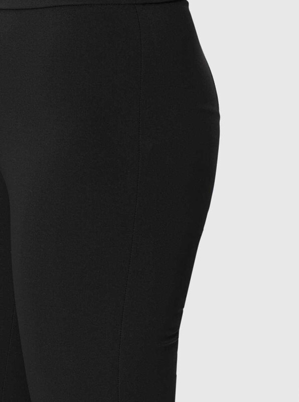  Kısa Paça DüğmeDetaylı Kadın Pantolon Siyah - 3