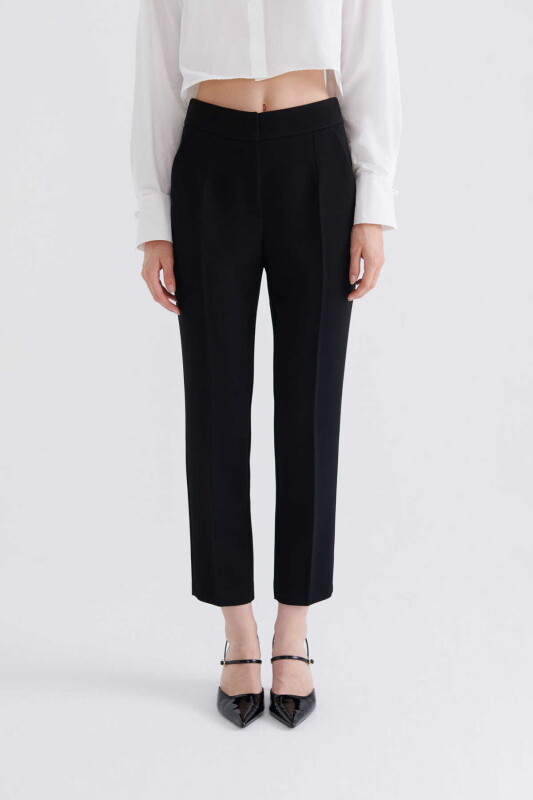  Kısa Paçalı Pantolon Siyah - 1