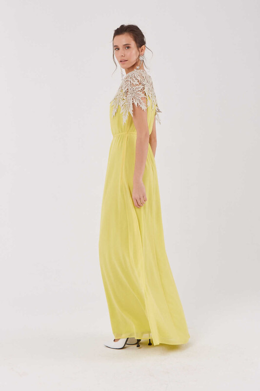 Omuz Detaylı Uzun Nişan Elbisesi Standart Renk - 3