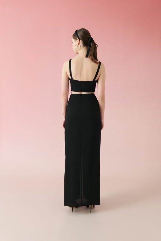 Önden Yırtmaçlı Krep Etek Siyah - 2