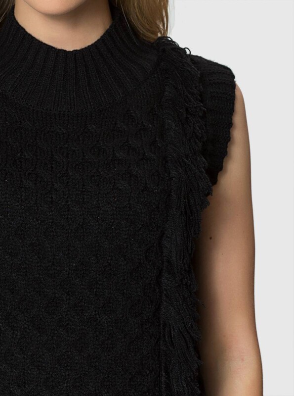 Püskül Detaylı Triko Siyah - 3