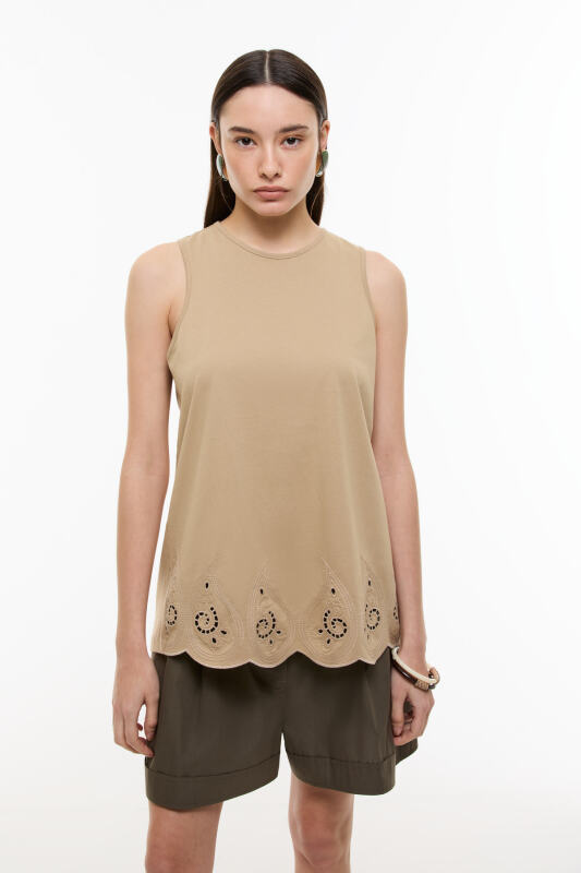 Şal Desenli Embrode Nakışlı T-shirt Kahve - Roman