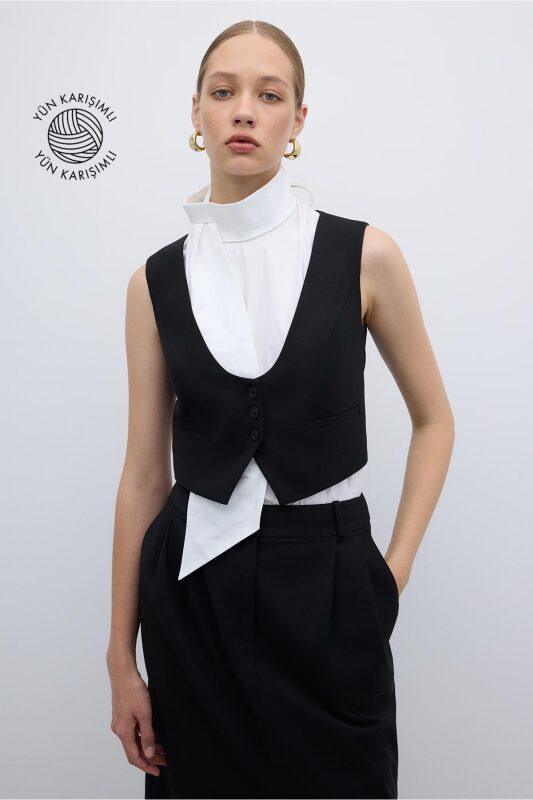 U Yaka Önü Düğmeli Yelek Siyah - Roman