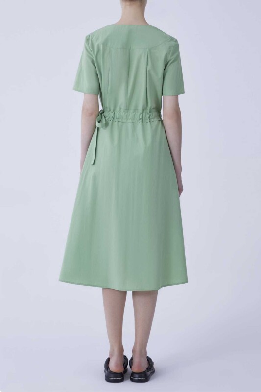 V Yaka Bel Detaylı Midi Elbise Yeşil - 2