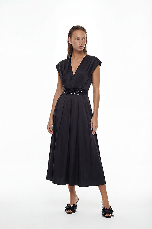 V Yaka Pileli Midi Boy Tafta Elbise Siyah - Roman