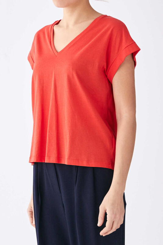 V Yaka T-Shırt Kırmızı - 3