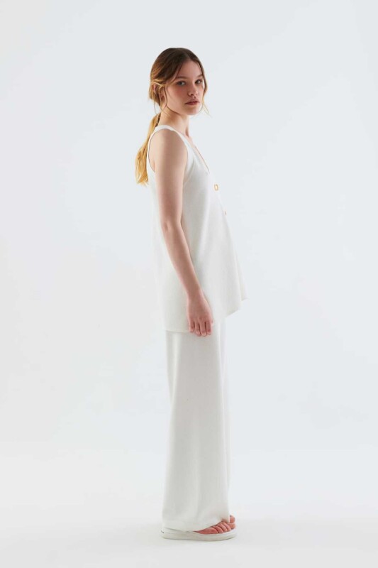  V Yakalı Düğmeli Triko Bluz Beyaz - 3