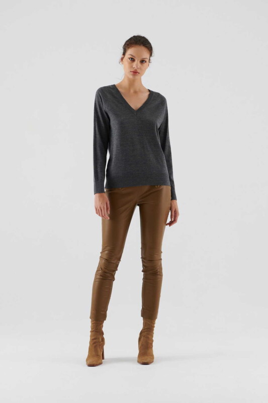  V Yakalı Triko Antrasit - 3