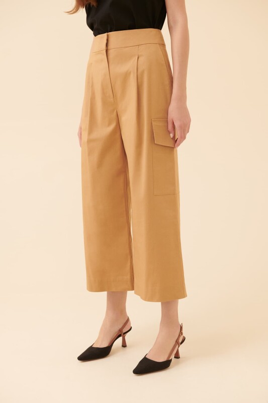 Yanları Cepli Kısa Paça Pantolon Kahve - 3