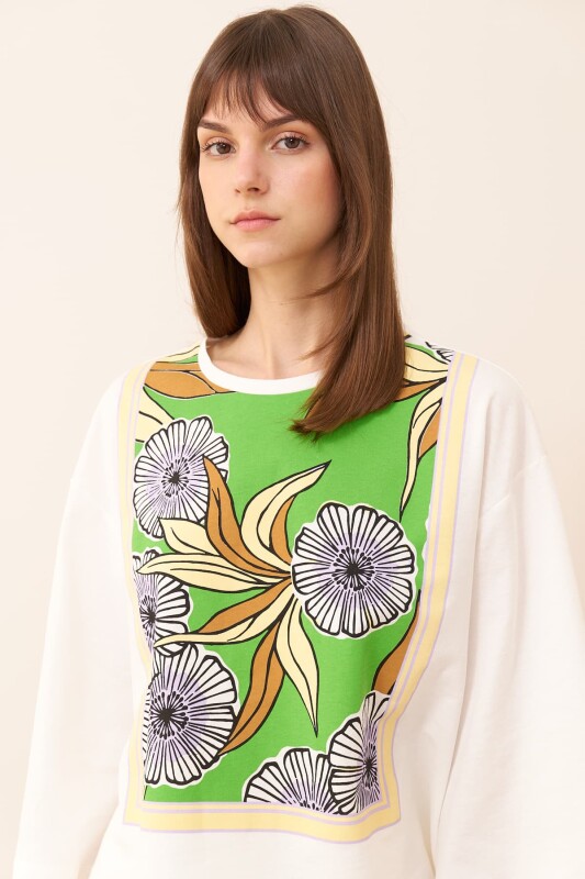 Çiçek Desenli T-shirt Standart Renk - 3