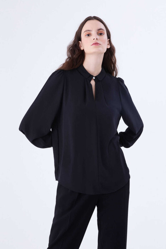  Yaka Detaylı Bluz Siyah - 4