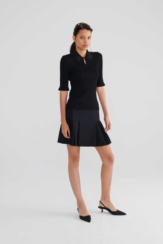  Yaka Detaylı Kadın Triko Siyah - 1