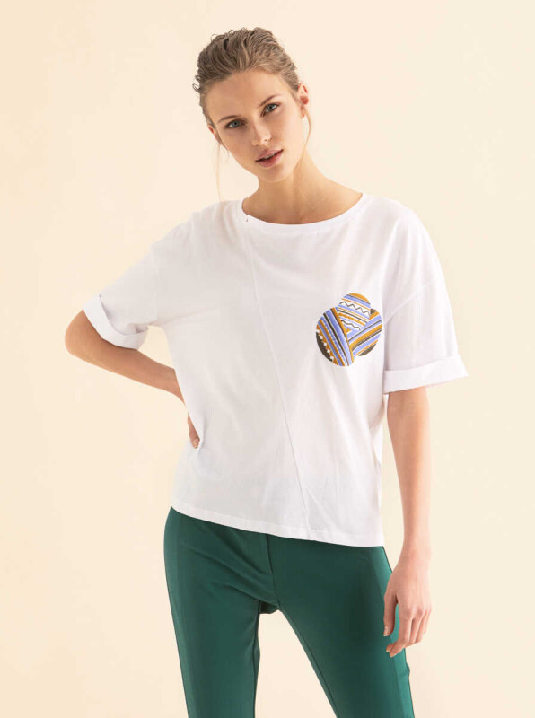  Yaka Ve Nakış Detaylı Tişört Beyaz - 1