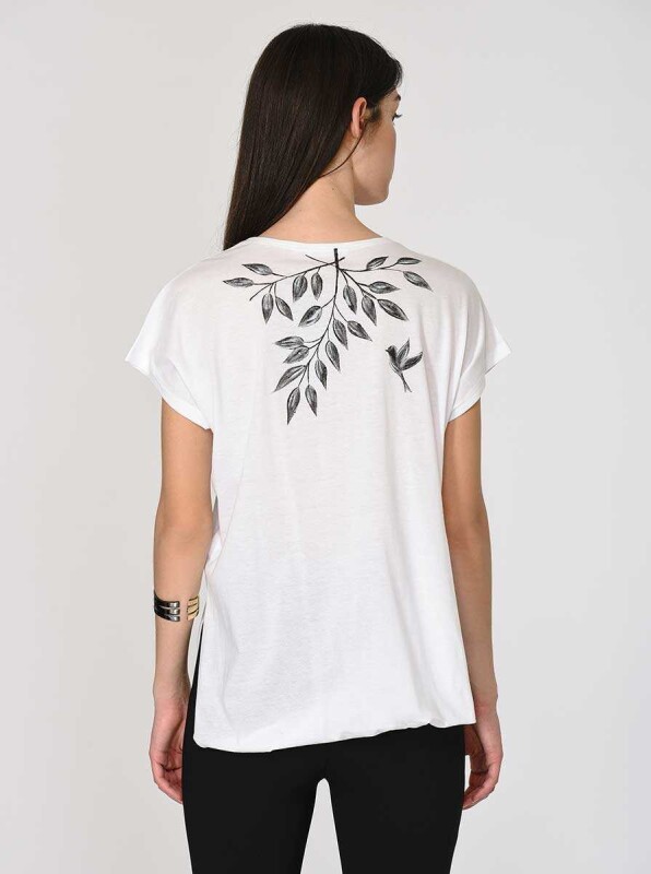 Yaprak Desenli Yandan Yırtmaçlı T-Shırt Optik Beyaz - 2